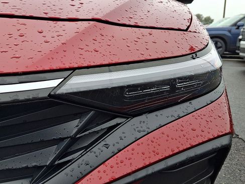 Certified 2024 Hyundai Elantra SEL image 9