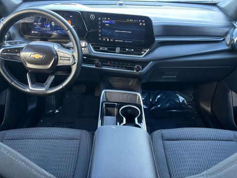 Used 2025 Chevrolet Equinox LT image 30