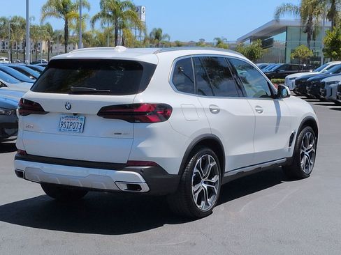 Certified 2025 BMW X5 xDrive40i w/ Parking Assistance Package AWD/4WD image 10
