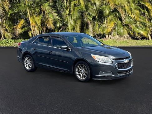 Used 2015 Chevrolet Malibu LT w/ Power Convenience Package FWD image 2