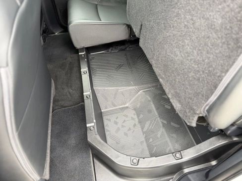 Used 2025 Toyota Tacoma Limited image 6