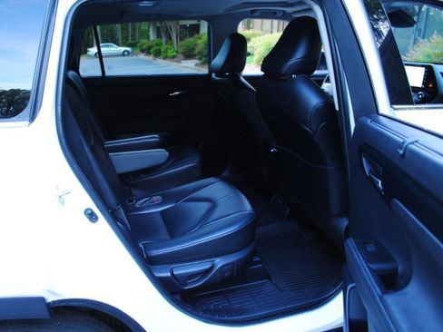 Used 2020 Toyota Highlander XLE image 15