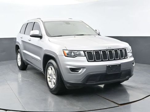 Used 2020 Jeep Grand Cherokee Laredo image 8