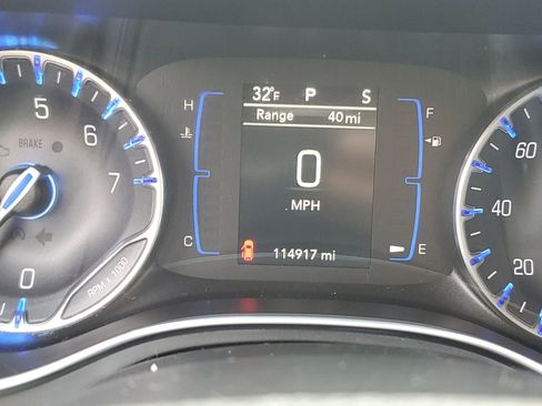 Used 2019 Chrysler Pacifica Touring-L w/ S Appearance Package image 18