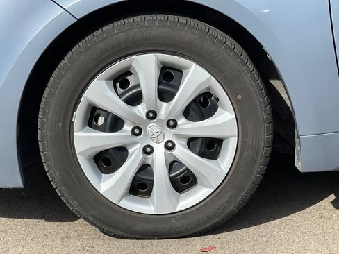 Used 2023 Toyota Corolla LE FWD image 40