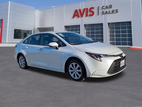Used 2024 Toyota Corolla LE image 3