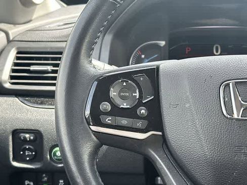 Used 2022 Honda Pilot Touring image 9
