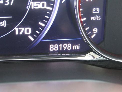 Used 2023 GMC Acadia SLT w/ Technology Package FWD image 33