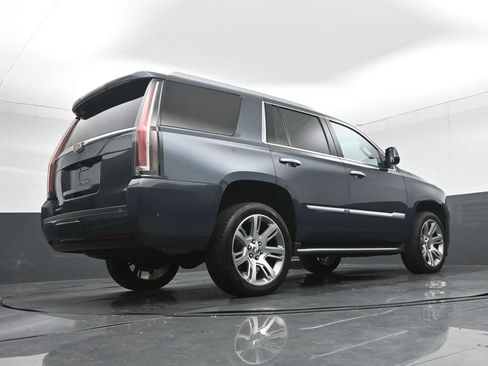 Used 2019 Cadillac Escalade Luxury image 71