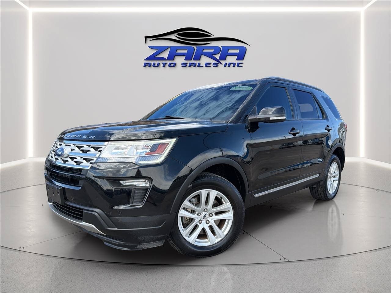 Used 2018 Ford Explorer XLT w/ Equipment Group 202A AWD/4WD image 1