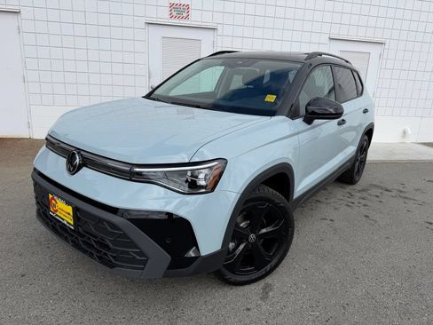 New 2026 Volkswagen Taos SE AWD/4WD image 1