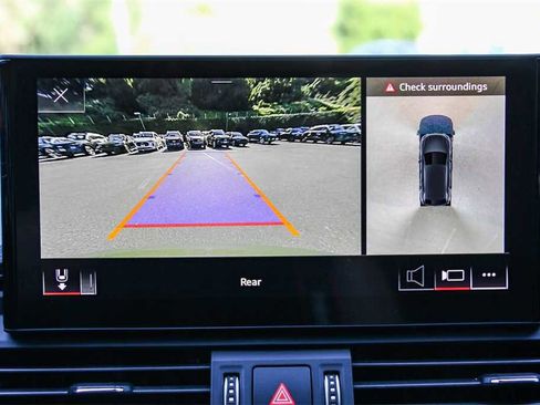 Used 2023 Audi Q5 e Premium Plus w/ Premium Plus Package image 18