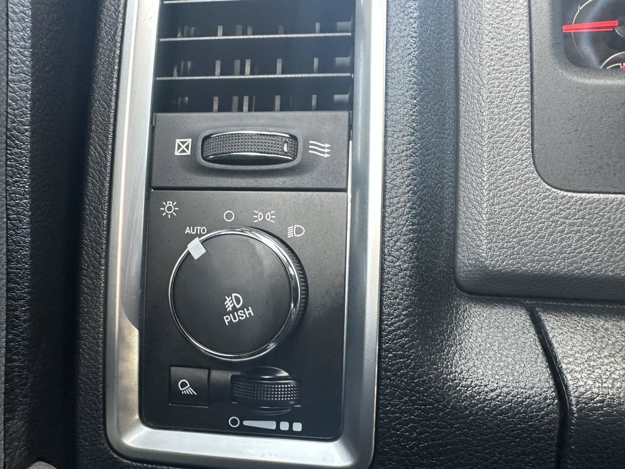 Used 2016 RAM 1500 Big Horn AWD/4WD image 12