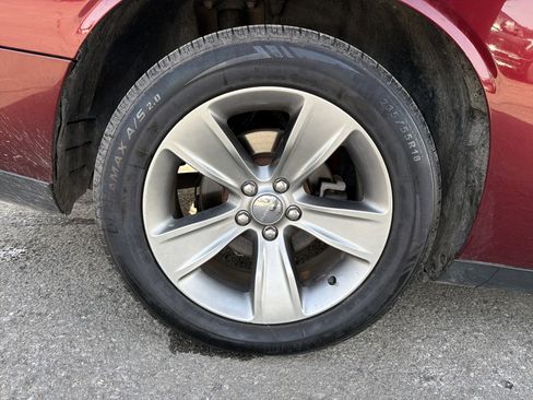 Used 2019 Dodge Challenger SXT image 27