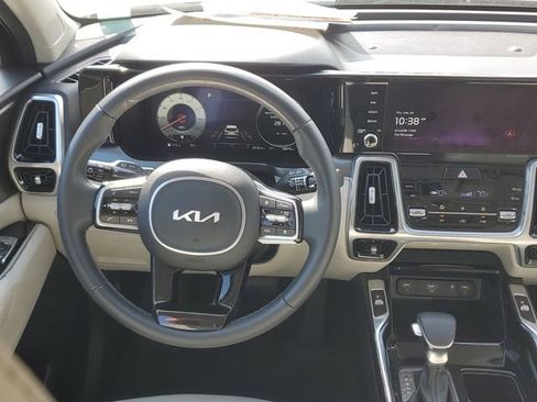 Certified 2023 Kia Sorento SX image 13