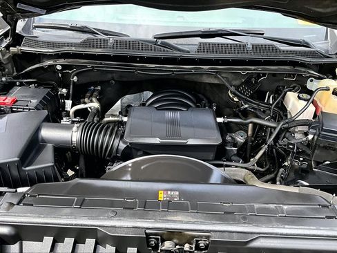 Used 2022 Chevrolet Silverado 2500 Custom w/ Custom Value Package AWD/4WD image 32