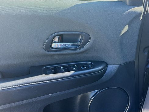 Certified 2021 Honda HR-V Sport image 16