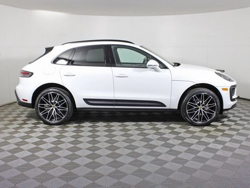 Certified 2026 Porsche Macan AWD/4WD image 8