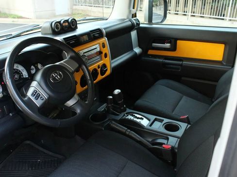 Used 2007 Toyota FJ Cruiser 4WD image 14