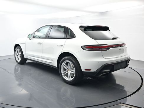 Certified 2023 Porsche Macan image 3