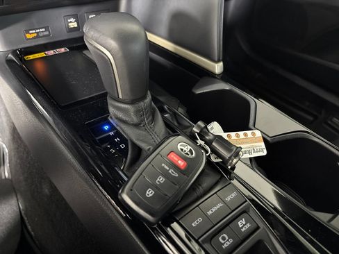 Used 2025 Toyota Camry XSE w/ Premium Plus Package AWD/4WD image 23
