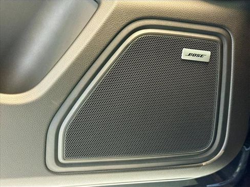 Certified 2026 Porsche Macan AWD/4WD image 9