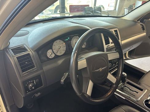 Used 2009 Chrysler 300 Touring RWD image 13