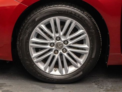 Used 2014 Lexus ES 350 w/ Luxury Package image 39