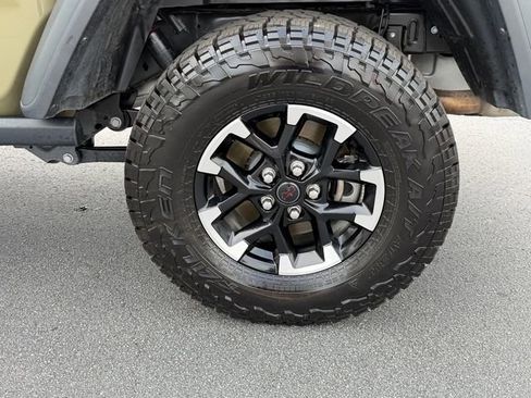 Used 2026 Jeep Gladiator Rubicon AWD/4WD image 14