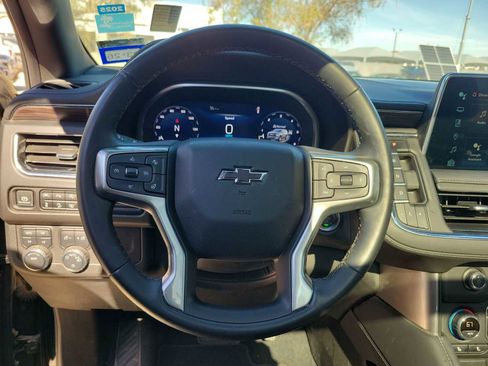 Used 2024 Chevrolet Suburban Z71 w/ Luxury Package image 15