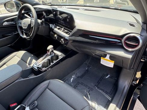 New 2026 Chevrolet Trax RS w/ Sunroof Package FWD image 6