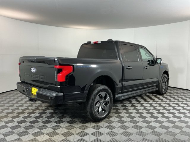 Used 2024 Ford F150 Lightning XLT AWD/4WD image 4