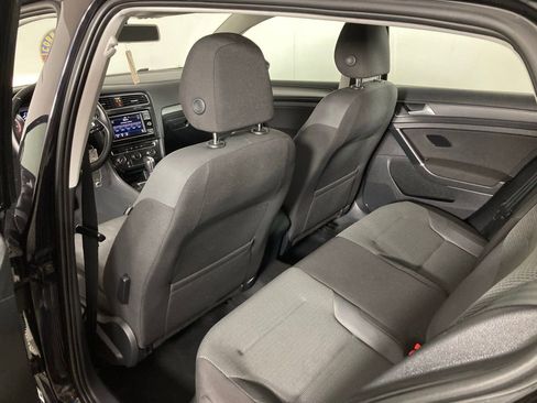 Used 2018 Volkswagen Golf S image 13