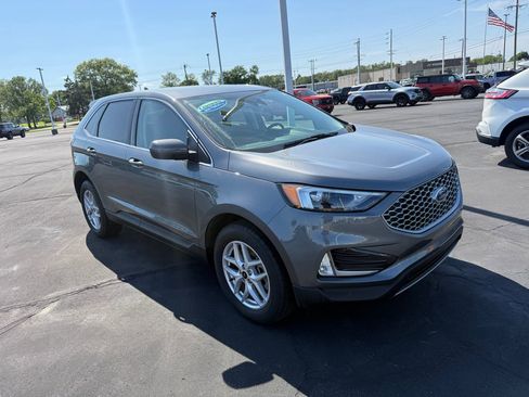 Used 2024 Ford Edge SEL w/ Convenience Package AWD/4WD image 3