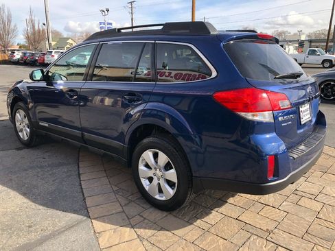 Used 2010 Subaru Outback 2.5i Premium image 4