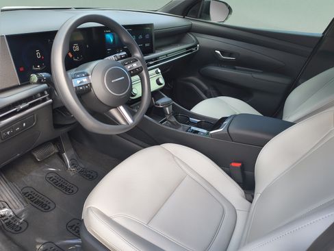 Certified 2025 Hyundai Santa Cruz SEL FWD image 17
