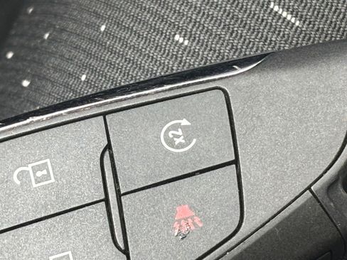 Used 2025 Chevrolet Equinox LT image 25