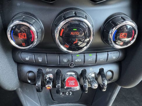 Used 2018 MINI Cooper 2-Door Hardtop FWD image 11