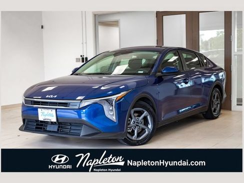 Used 2025 Kia K4 FWD image 1
