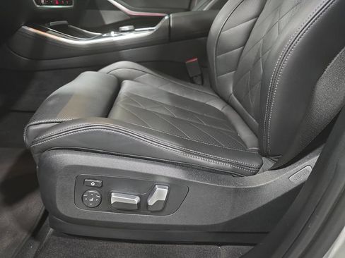 Used 2024 BMW X5 sDrive40i w/ M Sport Package RWD image 21