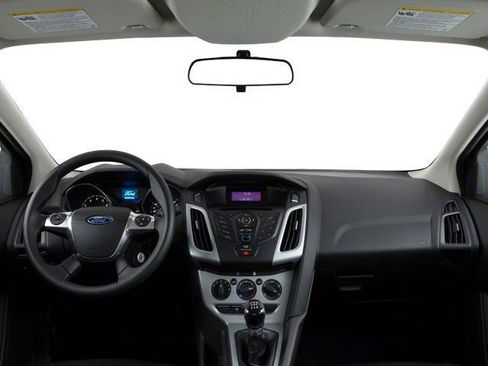 Used 2013 Ford Focus SE FWD image 7
