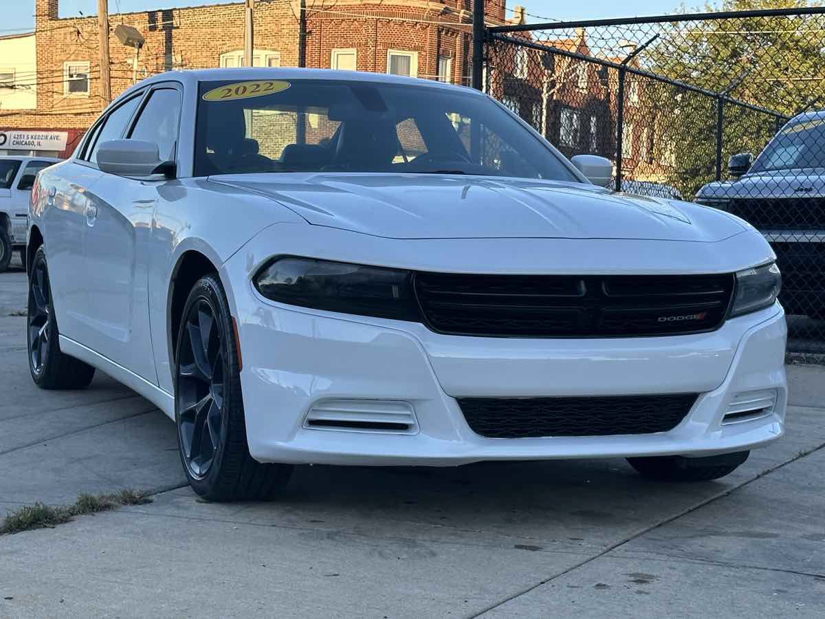 Used 2022 Dodge Charger SXT w/ Plus Group RWD image 3