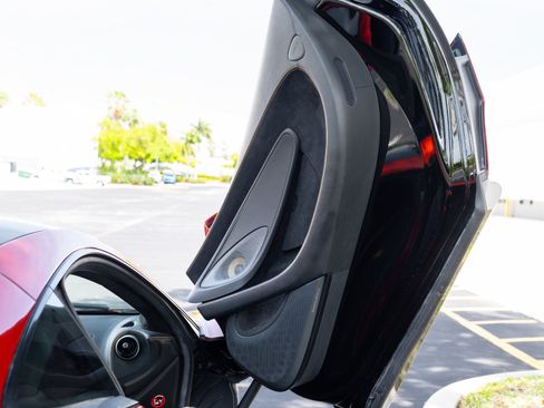 Used 2018 McLaren 570S RWD image 42