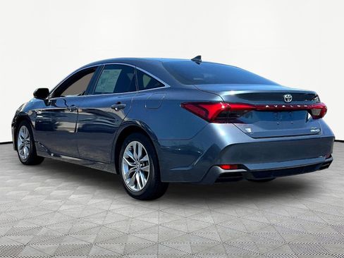 Used 2021 Toyota Avalon XLE w/ Moonroof Package FWD image 4