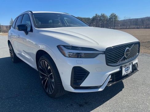 New 2026 Volvo XC60 T8 Plus w/ Protection Package Premier AWD/4WD image 4