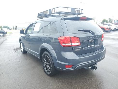 Used 2018 Dodge Journey SXT w/ Connectivity Group FWD image 3