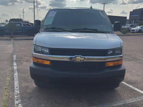Used 2024 Chevrolet Express 2500 w/ Driver Convenience Package RWD image 2
