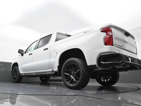 Used 2025 Chevrolet Silverado 1500 LT Trail Boss w/ Convenience Package II AWD/4WD image 26