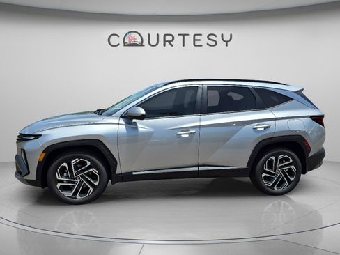 New 2026 Hyundai Tucson SEL FWD image 2