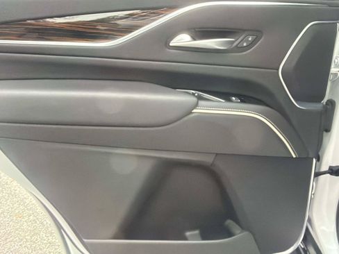 Used 2023 Cadillac Escalade Luxury RWD image 11